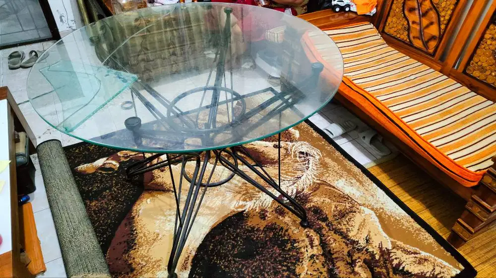 MEJA MAKAN (KACA MEJA TEBAL)