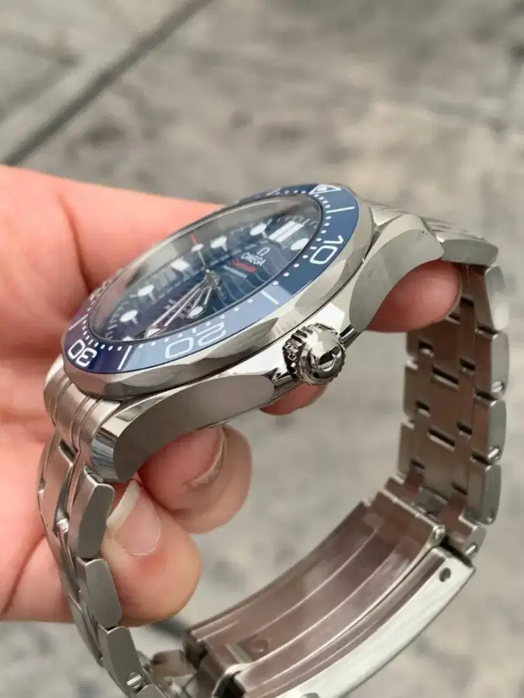 omega seamaster diver 300m blue dial