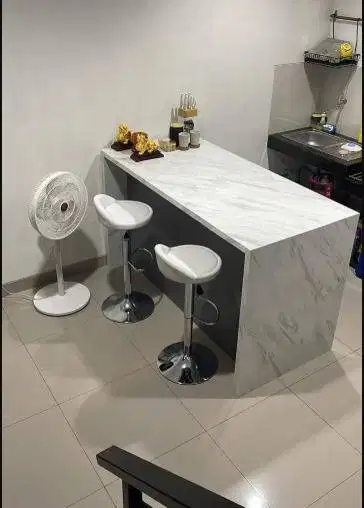 Meja Bar/Meja Island/Kitchen