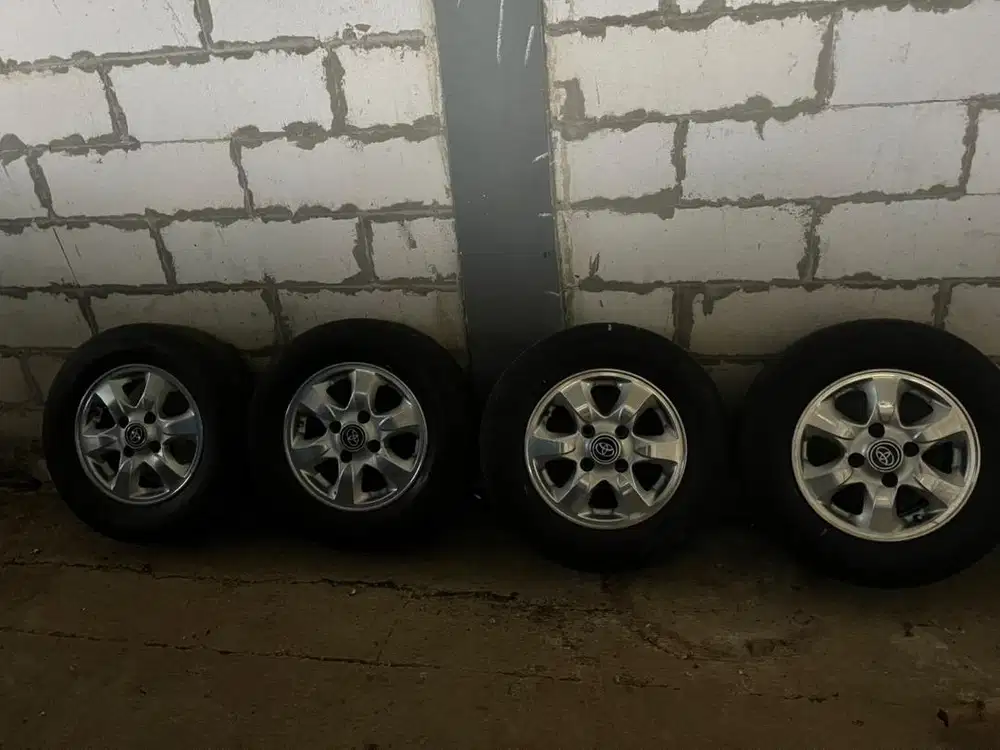 Velg Original Kijang Kapsul