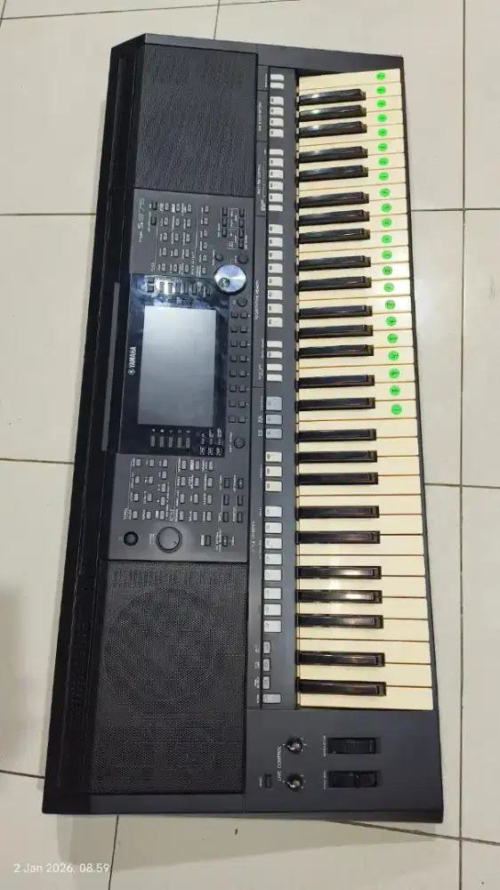 Keyboard Yamaha psr s975