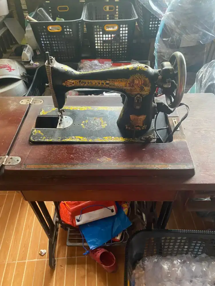 Decorasi mesin jahit butterfly