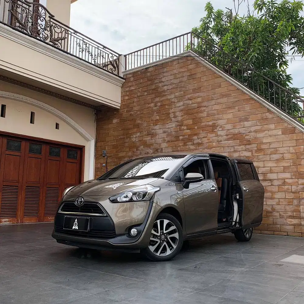 Toyota Sienta Type 1.5 V A/T Tahun 2017