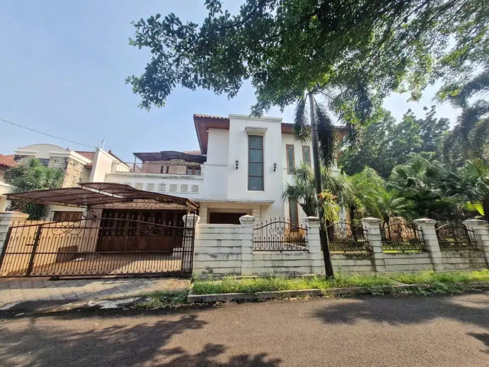 Dijual Rumah Strategis Dgn Swimming Pool di Bintaro Jaksel GB-17125