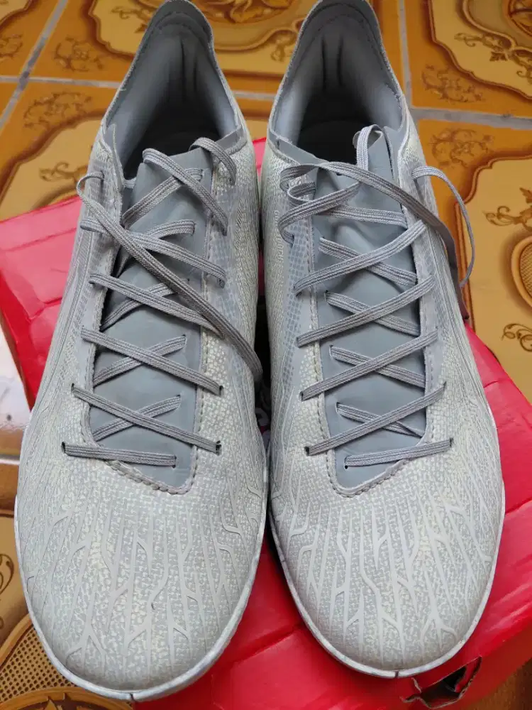 Sepatu futsal specs carnage size 43