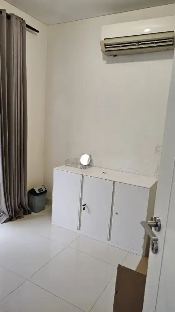 Lemari file Informa besi