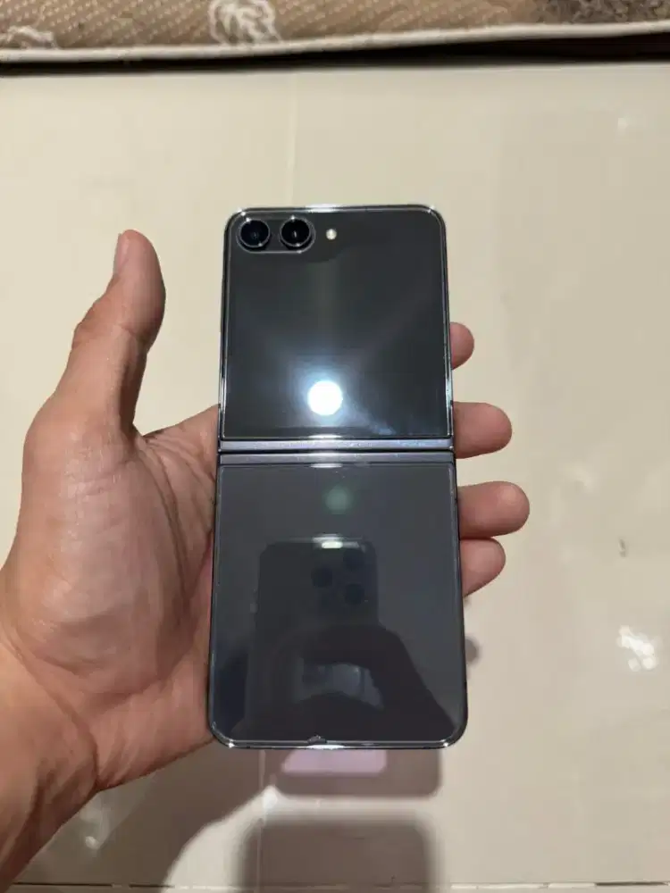 Samsung Z Flip 5 ex SEIN 8/512 GB GRAPHITE Mulus