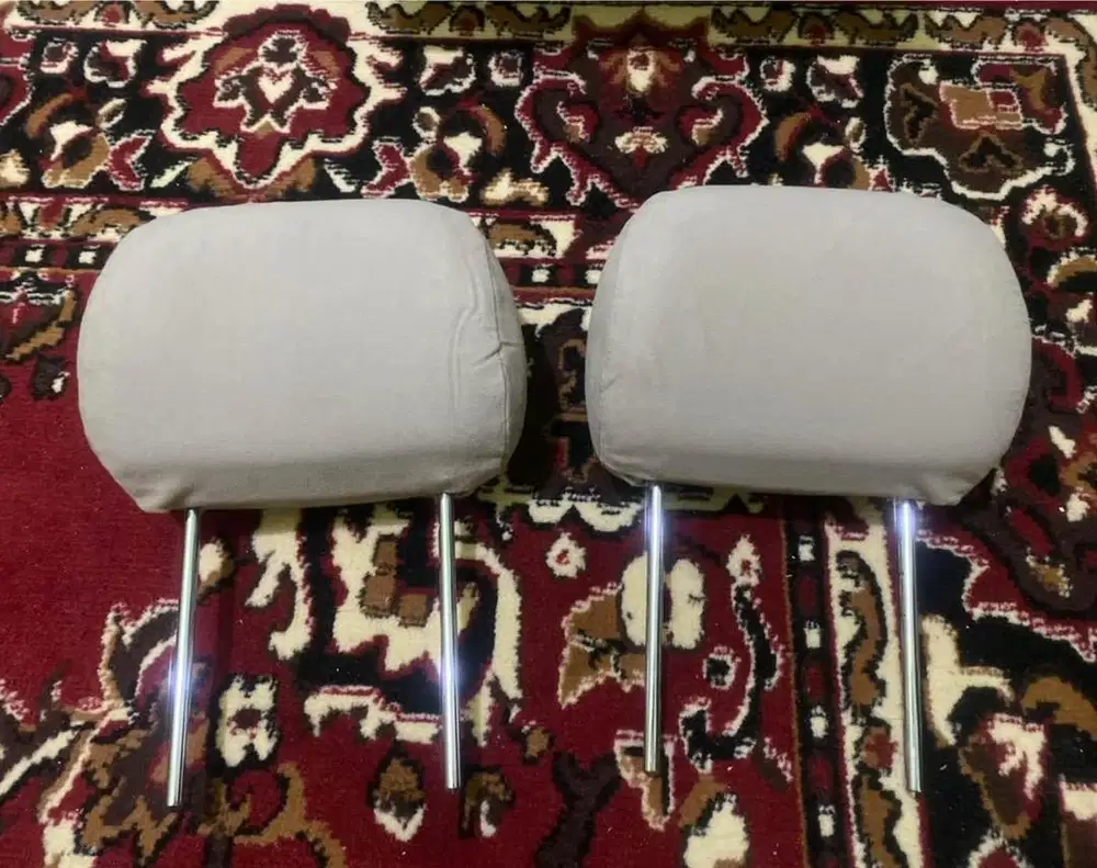 DIJUAL HEADREST ORIGINAL TOYOTA RUSH
