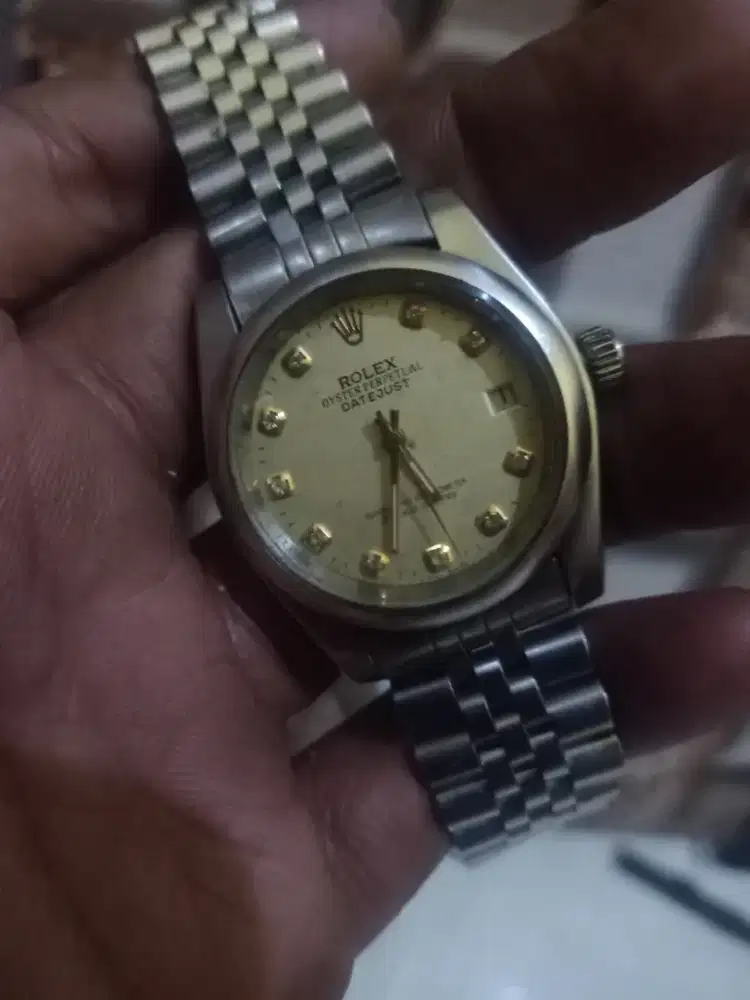 Jam angan Rolex otomatis