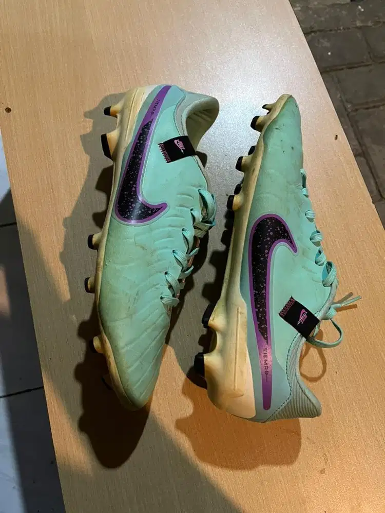 Sepatu Bola Nike Tiempo Legend 10 Academy