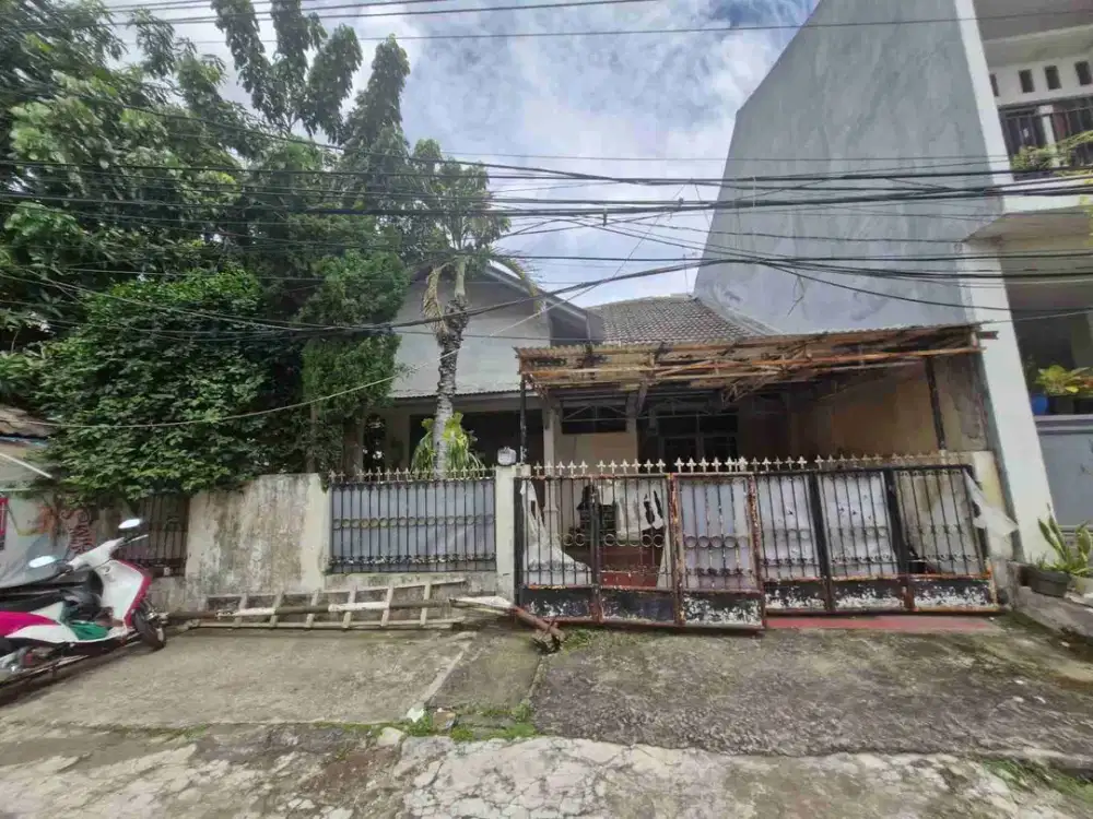 rumah hook di taman buaran indah 1 jakarta timur