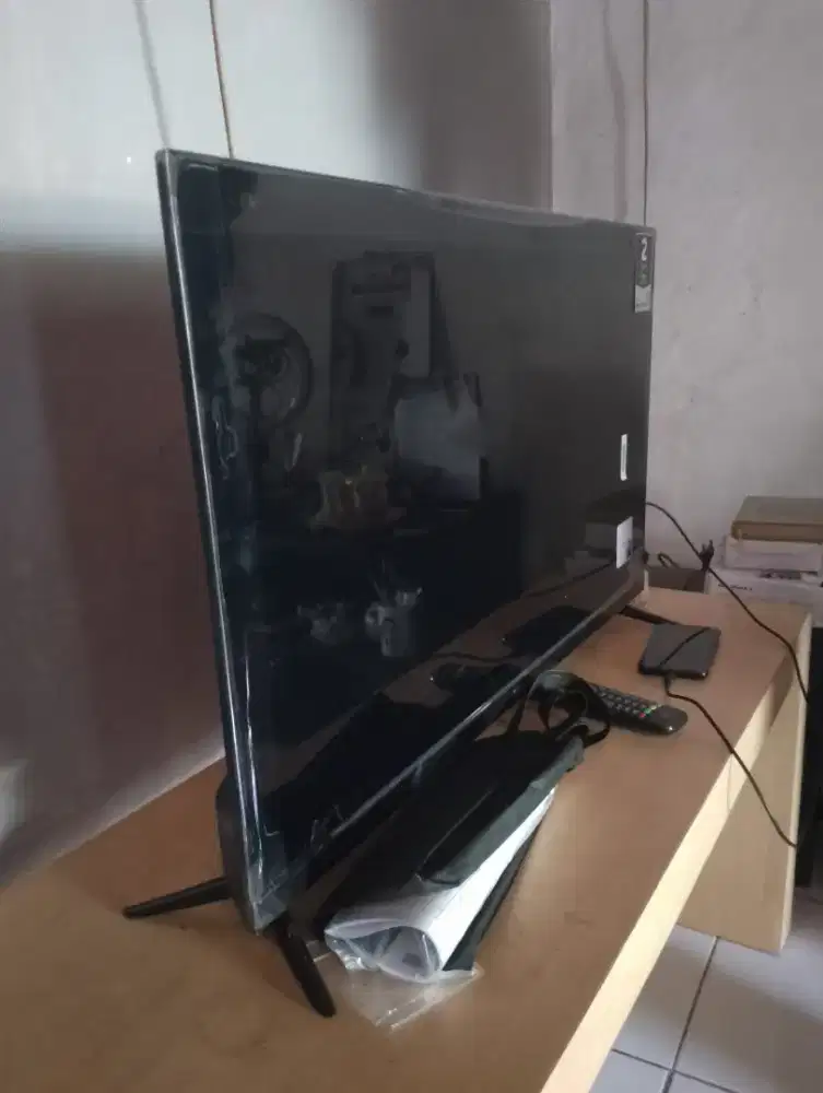 Tv Aqua 32 inch baru tapi rusak layar