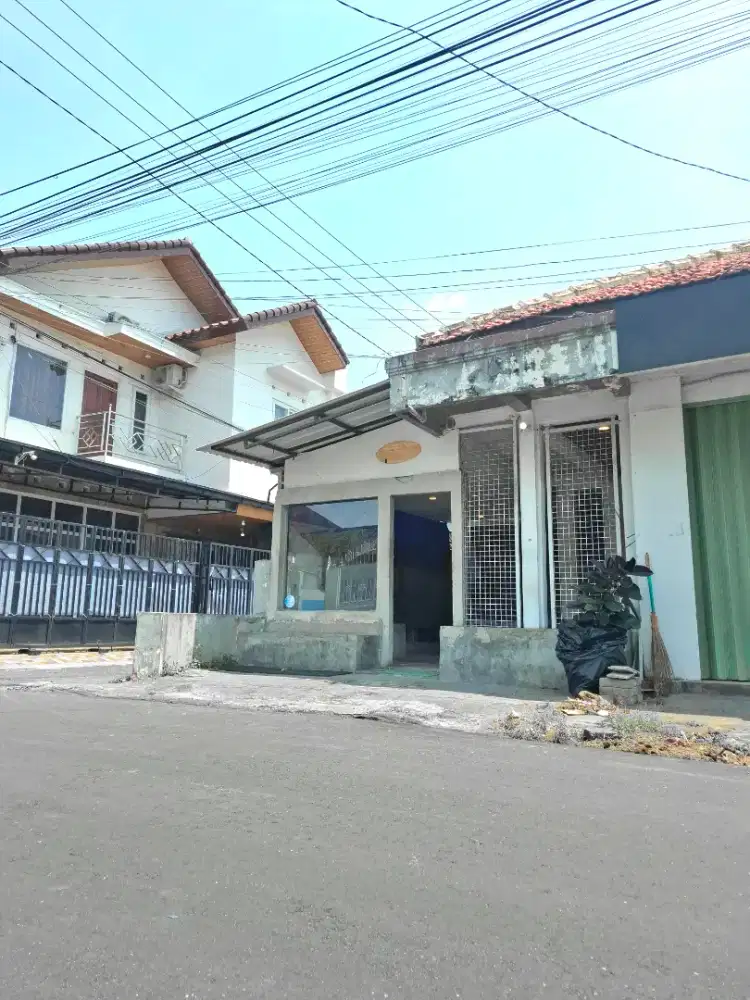 DISEWAKAN RUANG USAHA / COFFEE SHOP DEKAT XT SQUARE GEMBIRA LOKA