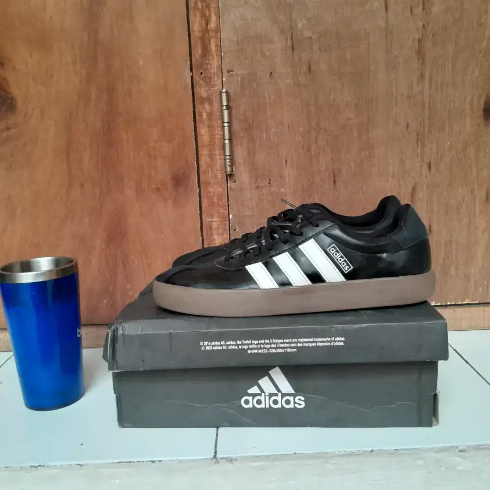 Sepatu adidas 44