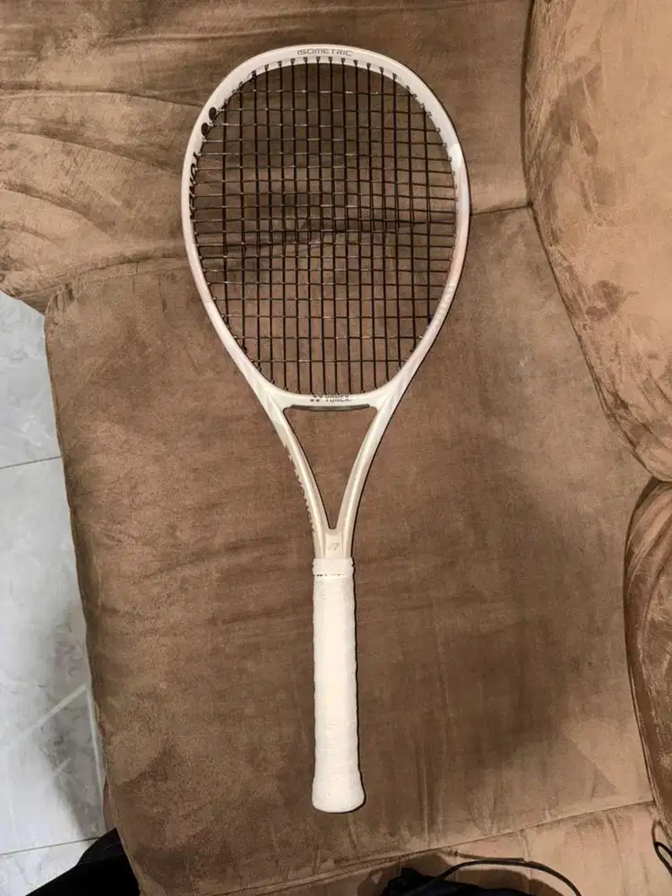 Yonex v core sand beige 2024