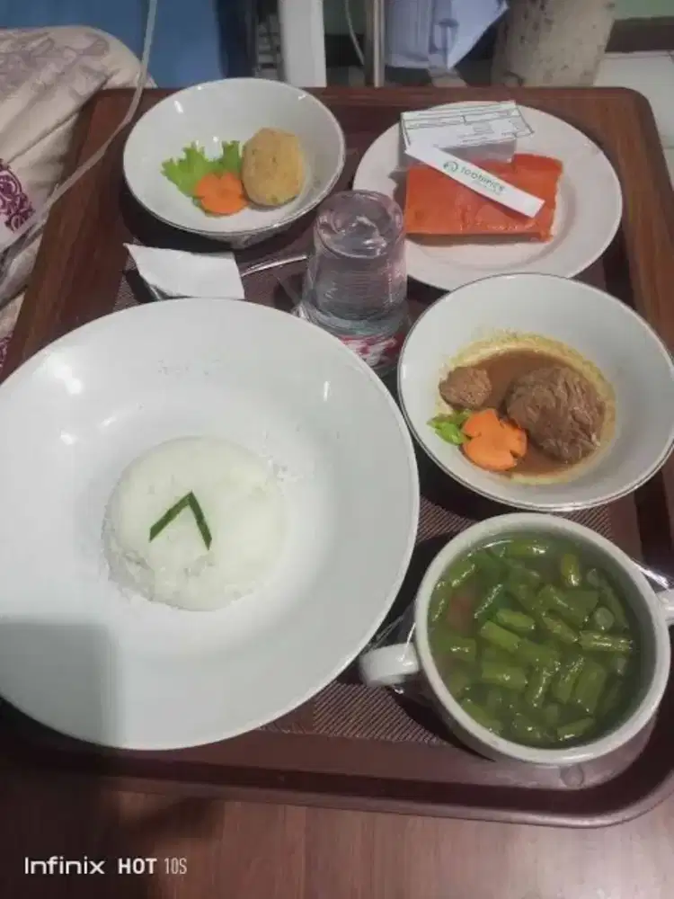 Dibutuhkan segera: Pramusaji