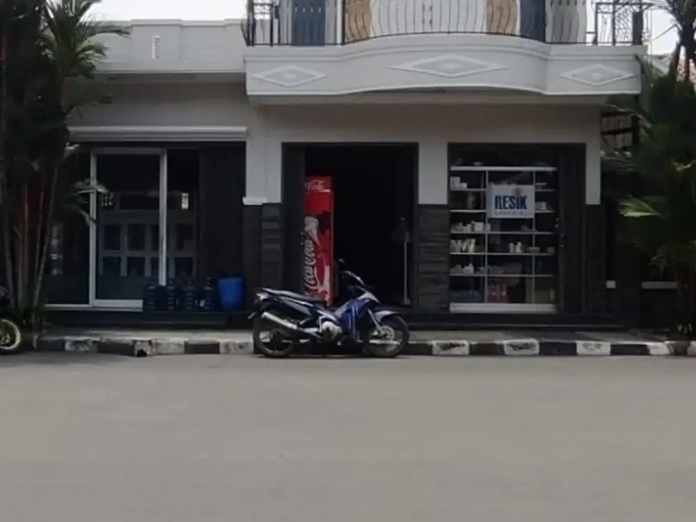 Rumah Minimalis Modern di Bulevar Hijau Harapan Indah