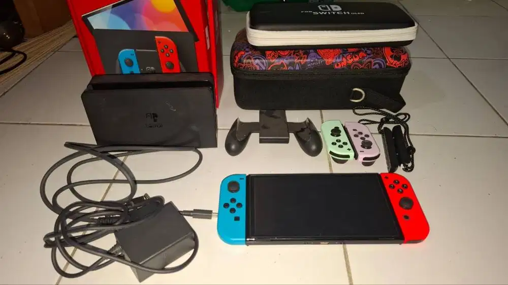 Nintendo Switch OLED Fullset + 4 Joy-Con Original