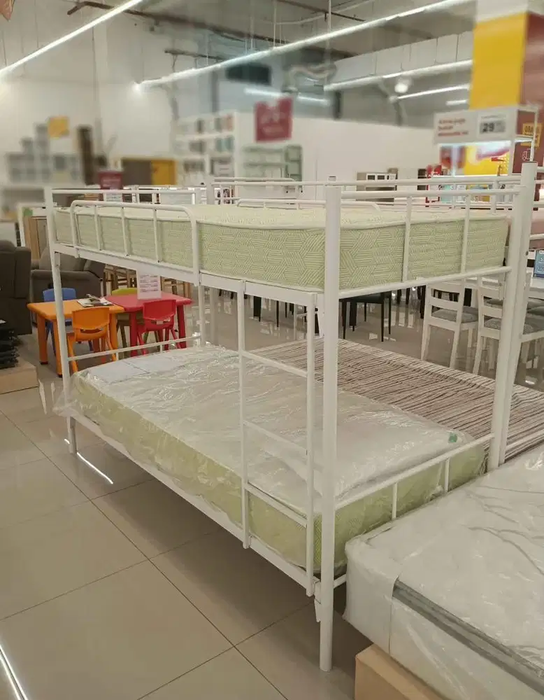 Tempat tidur besi tingkat orval