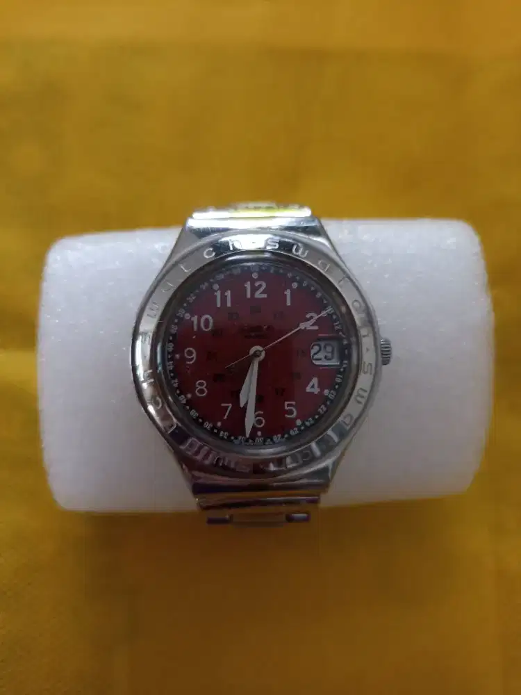 Dijual Preloved jam tangan brand Swatch Happy Joe Red