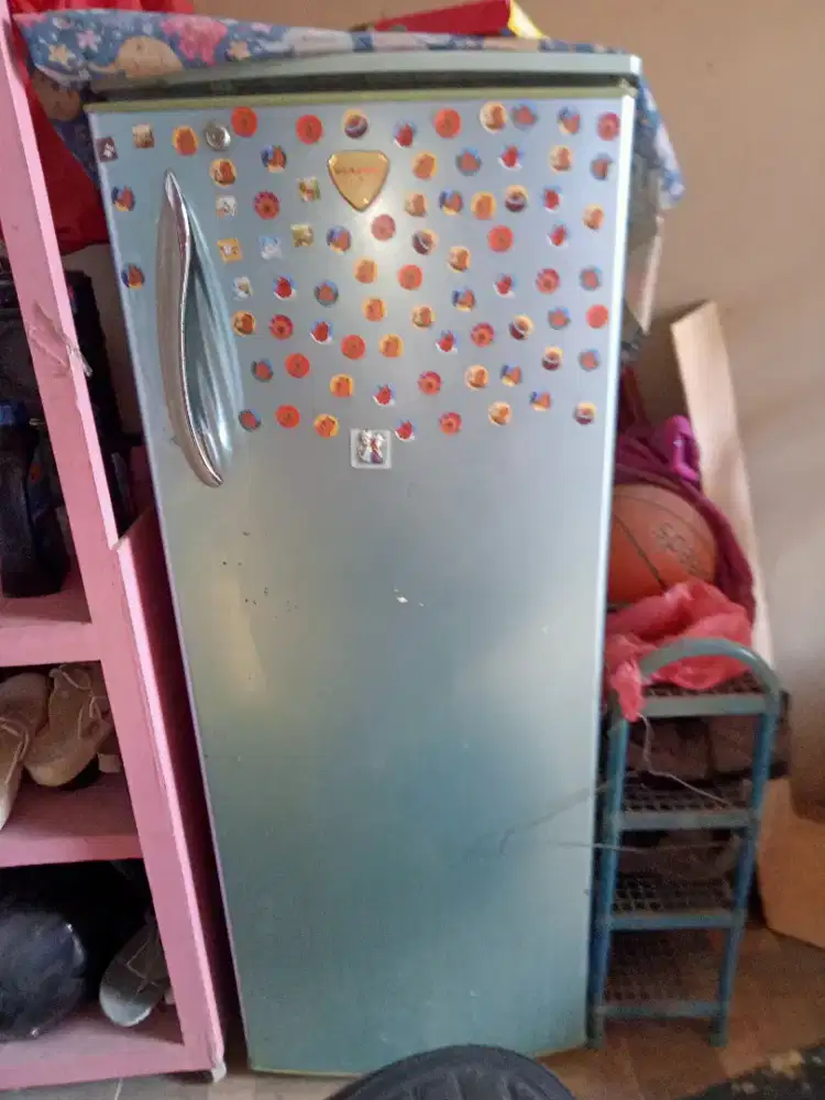 Di jual kulkas bekas