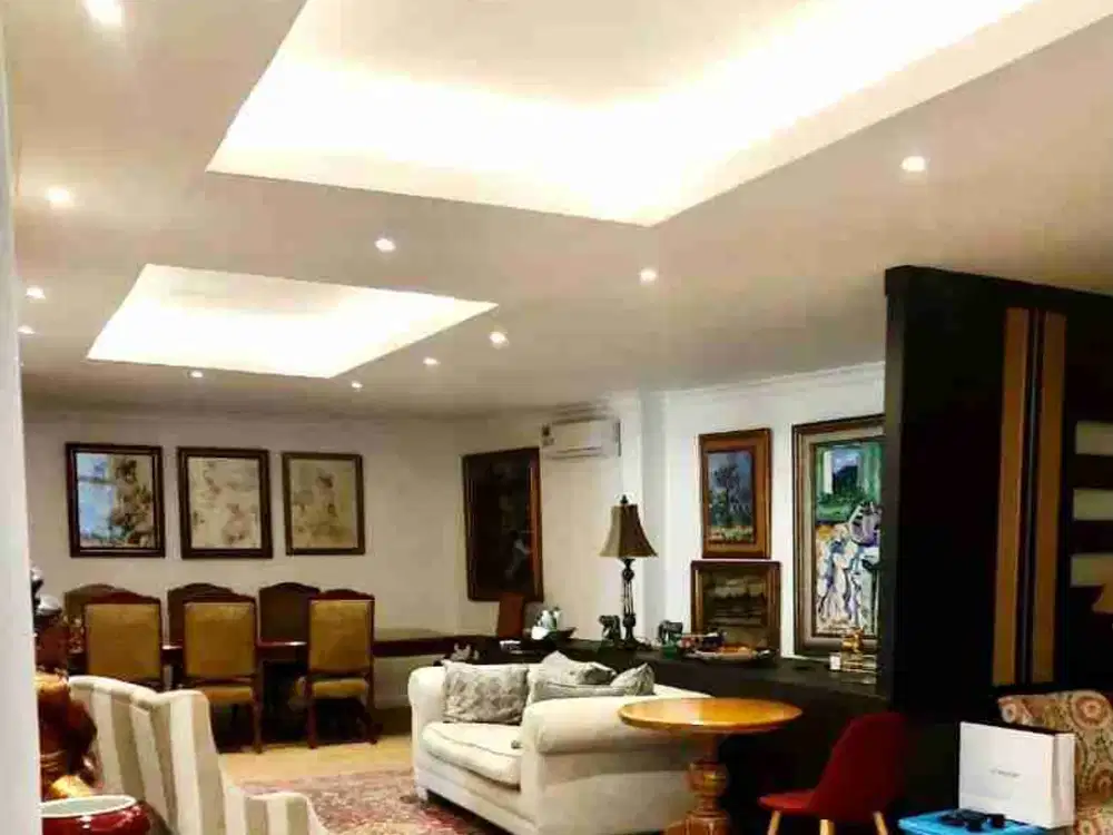 Rumah Siap Huni Lokasi Strategis di Senayan, Kebayoran