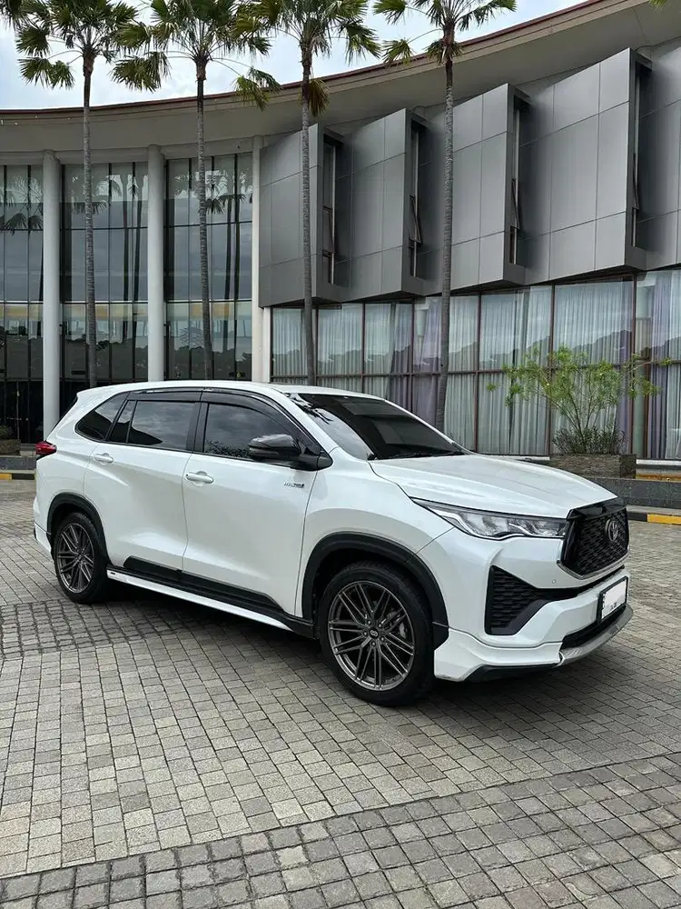 Innova Zenix Cross Package V Hybrid Modelista