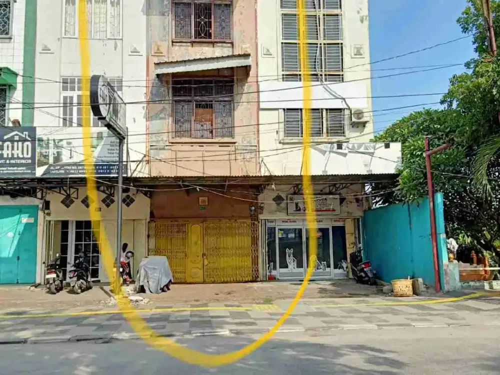 Ruko Dengan Lokasi Strategis