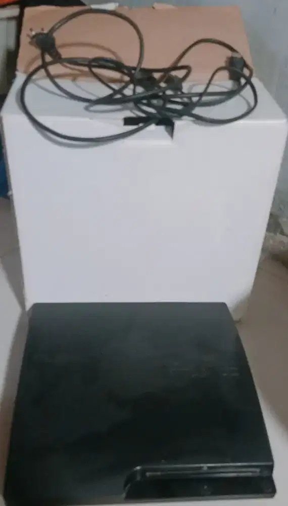 PS 3 SERI 3000 MEMORI 500GB WARNA HITAM