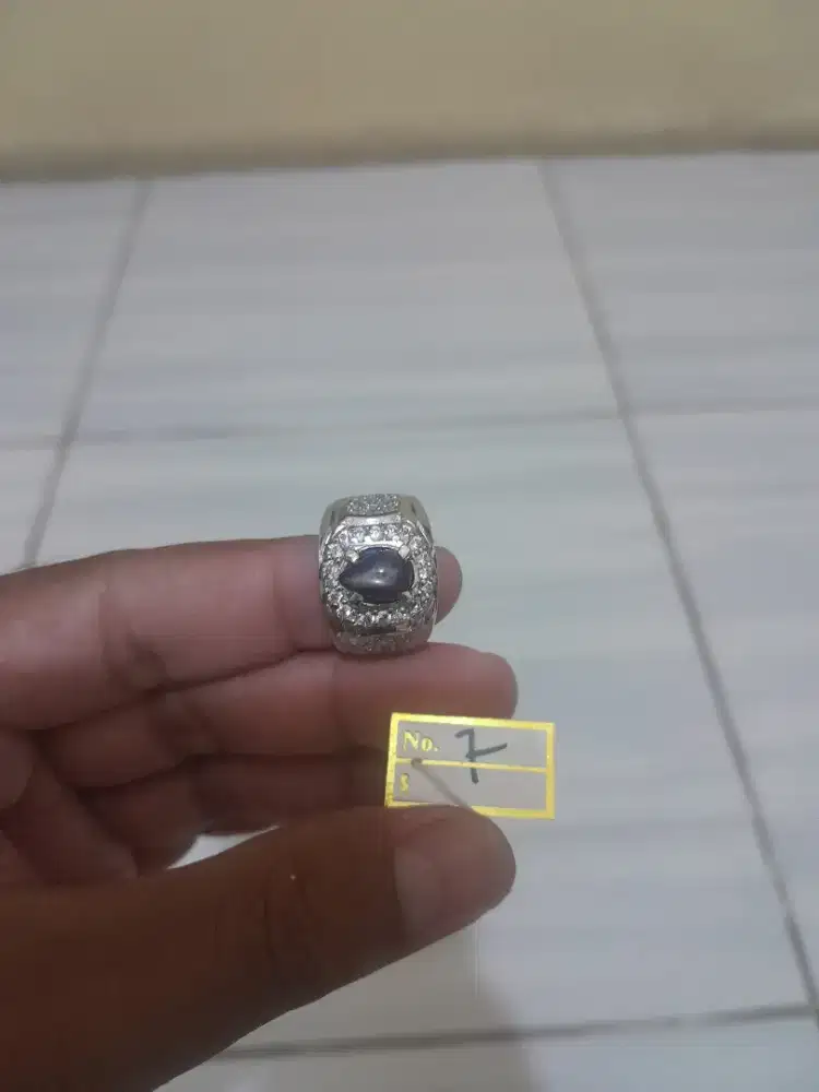 Cincin batu black safir
