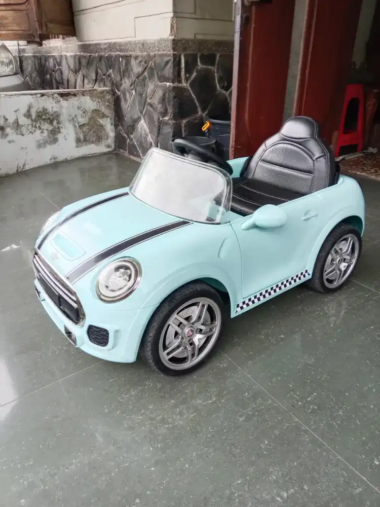 Mobilan Aki anak Yukita KYZ 06