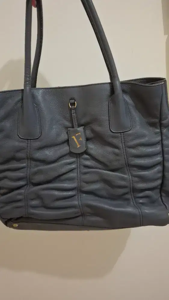 Jual tas kulit merek Furla