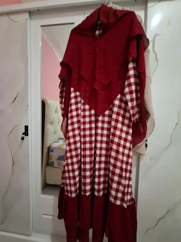 Gamis preloved baru beberapa kali pakai .. jual muraah..