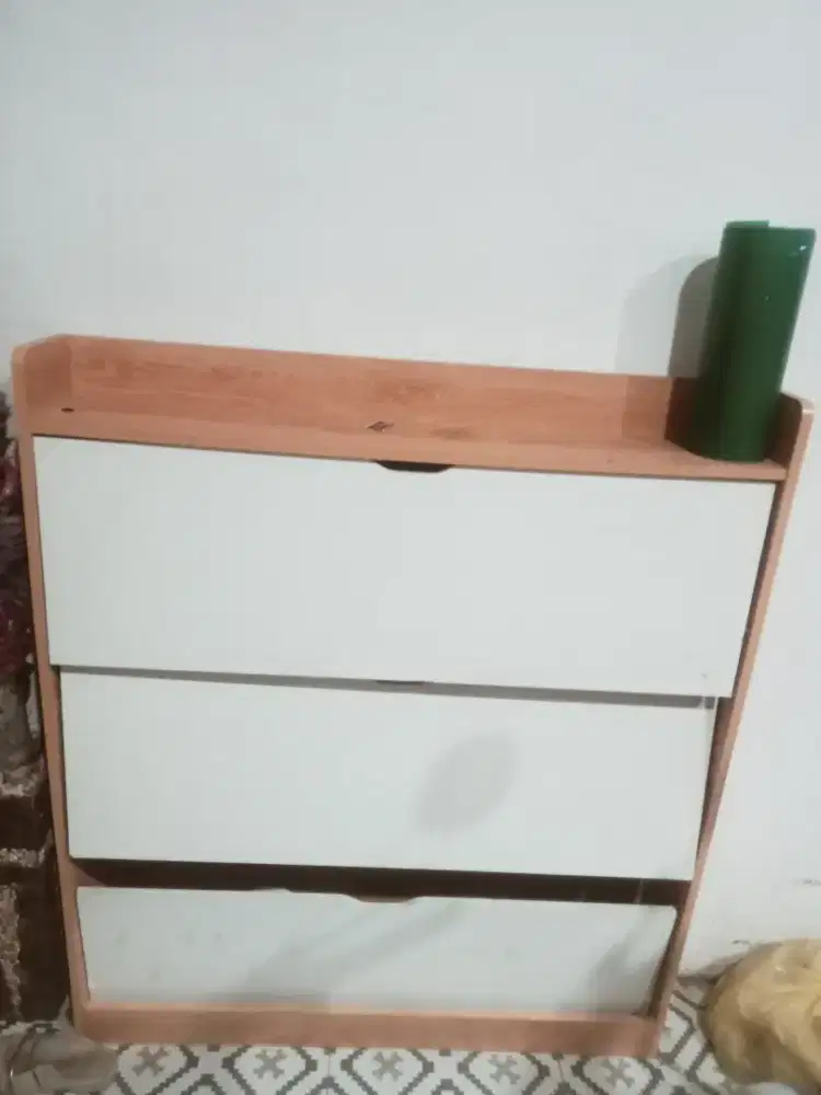 Di jual rak sepatu model slim estetik