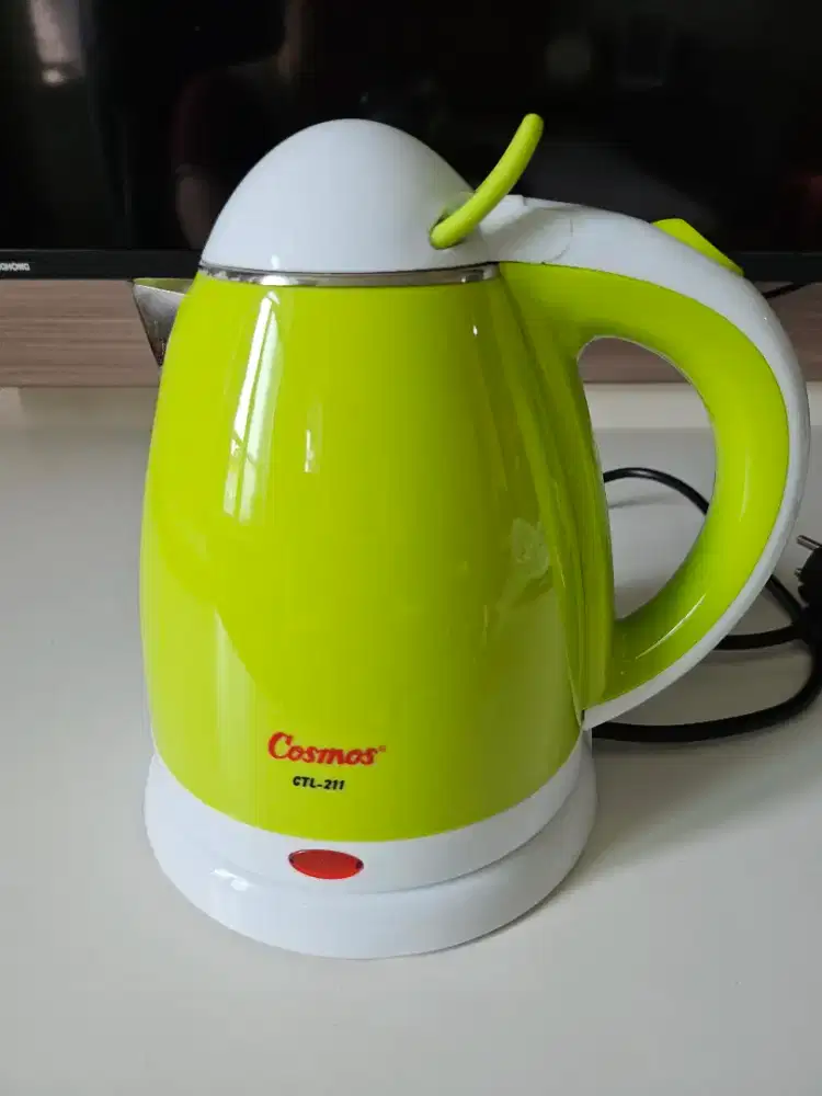 Pemanas air , kettle listrik Cosmos seperti baru