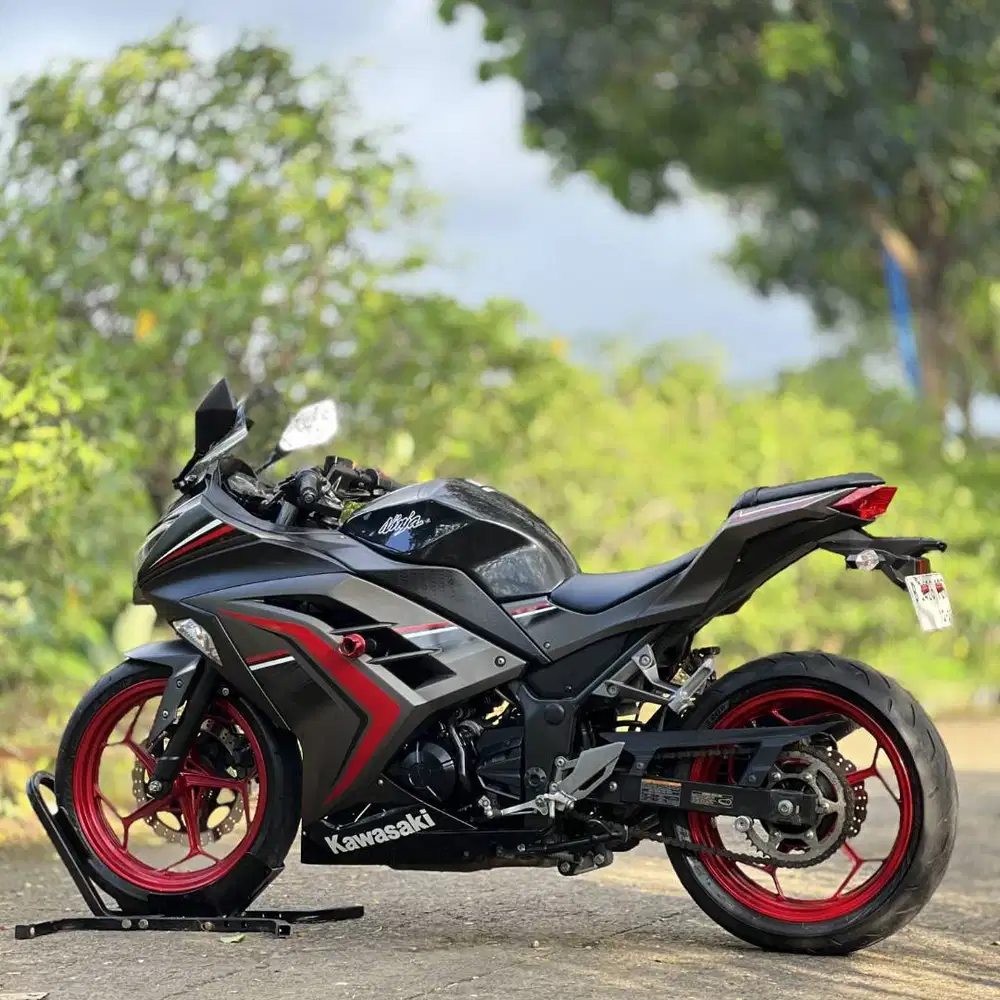 KAWASAKI NINJA 250 FI ABS SE LTD OLD GREY 2017 KM 9K PAJAK ON LIKE NEW