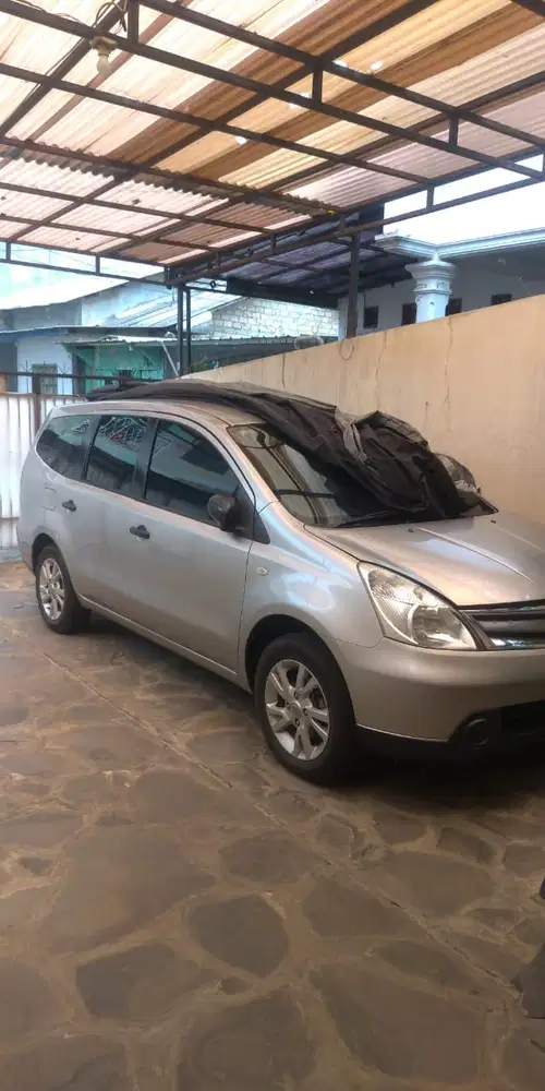 Nissan Grand livina 2012 Manual