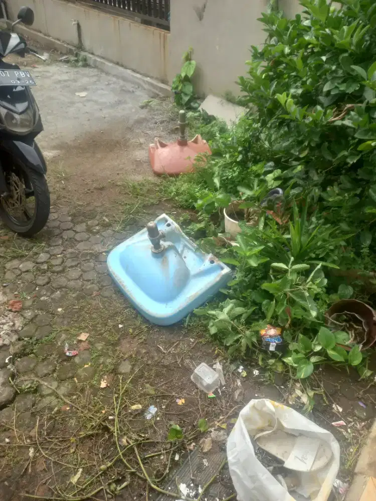 Westafel keramik merk toto