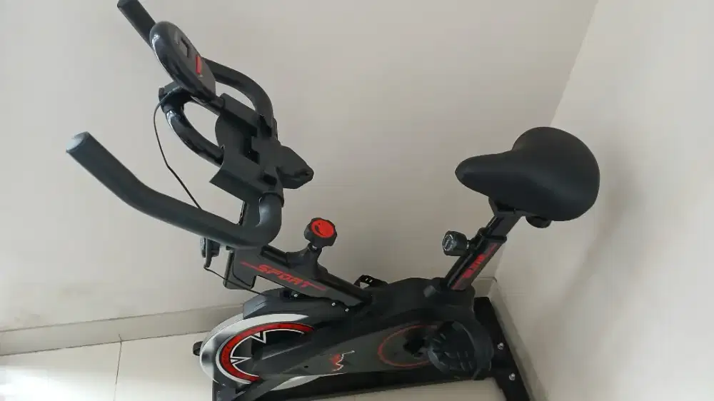 sepeda statis seperti baru