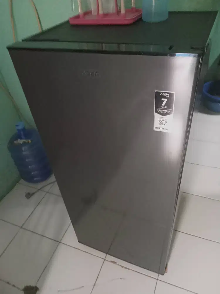 Jual kulkas aqua warna hitam satu pintu