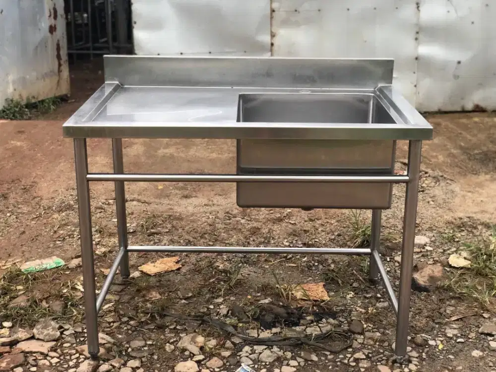 Sink 1 Lubang sayap kiri
Uk 110x70x83
Lubang 50x50x28

harga 2.700.000