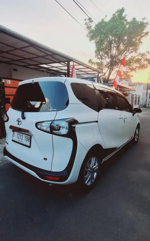 Toyota Sienta 2017 G AT Low Km