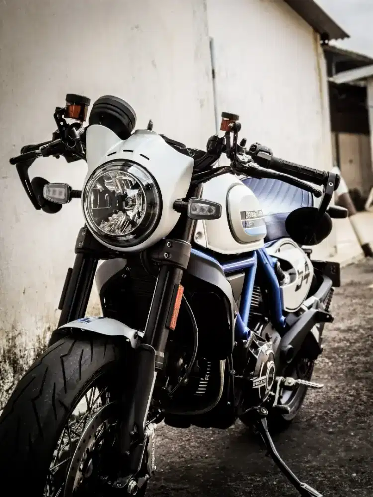 ducati scrambler cafe racer low odo