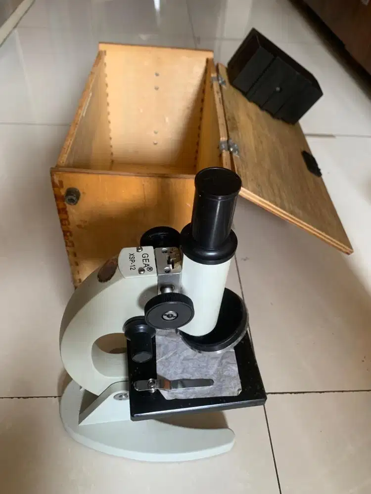 MICROSCOPE GEA XSP-12