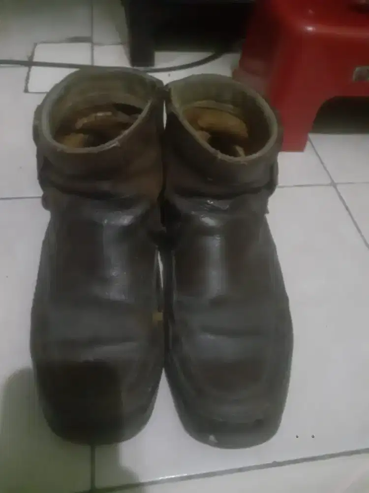 CARDINAL SHOES UK42 SECOND