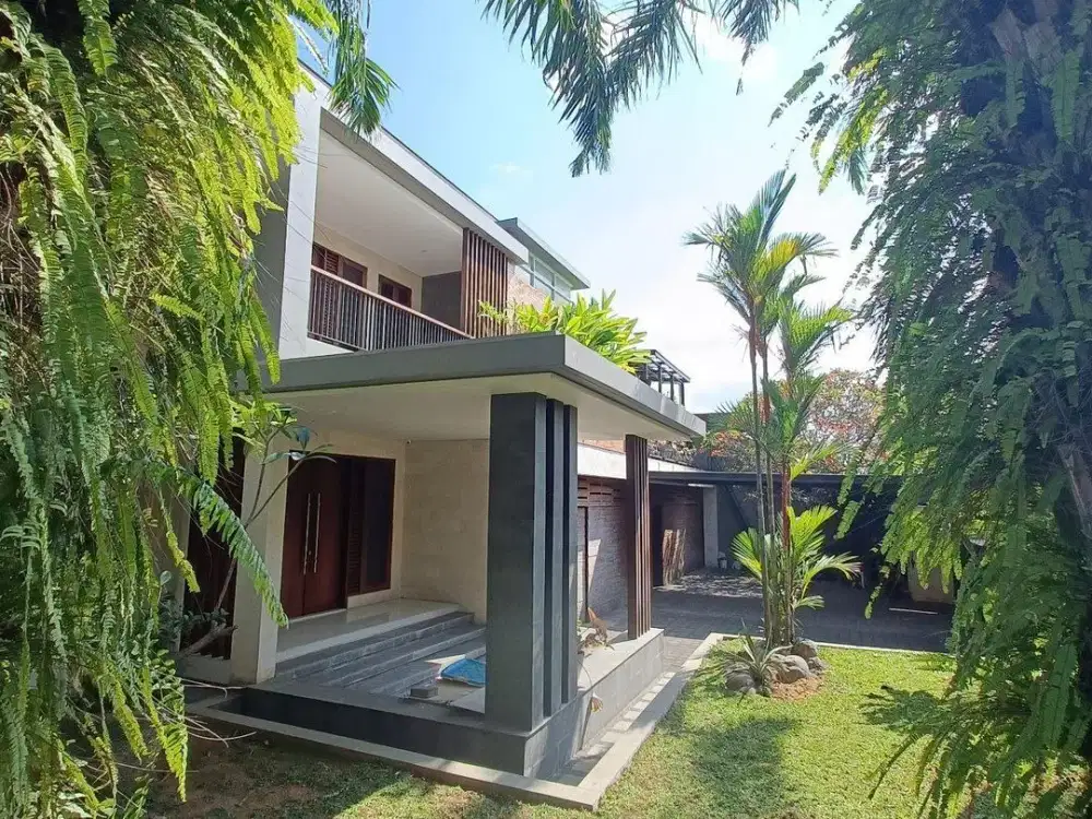 Villa 6 Bedroom Semi Furnished Dijual, Denpasar Barat area