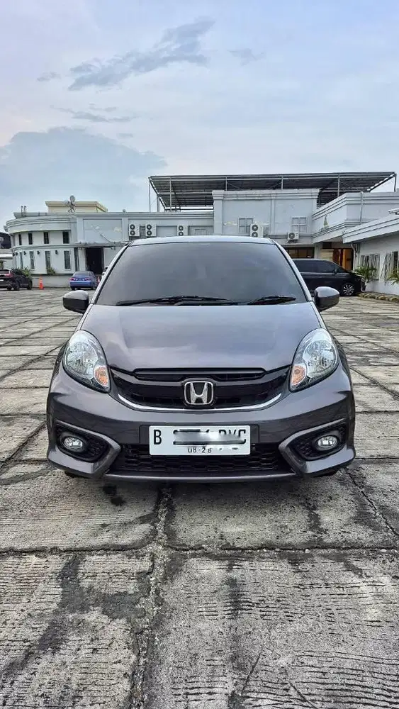 [KM77RB] Honda Brio E 1.2 CVT 2018 Abu Abu Siap Pakai Bergaransi AT RS