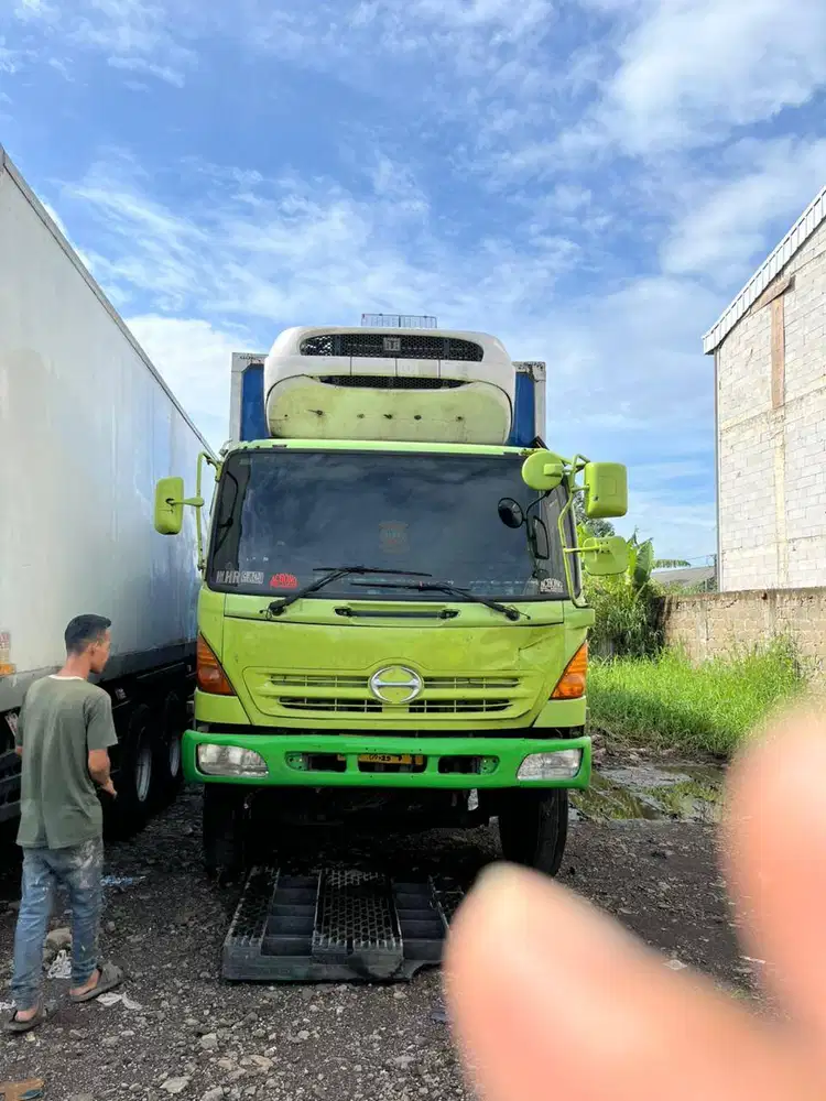 HINO FL 235 JW TAHUN 2014