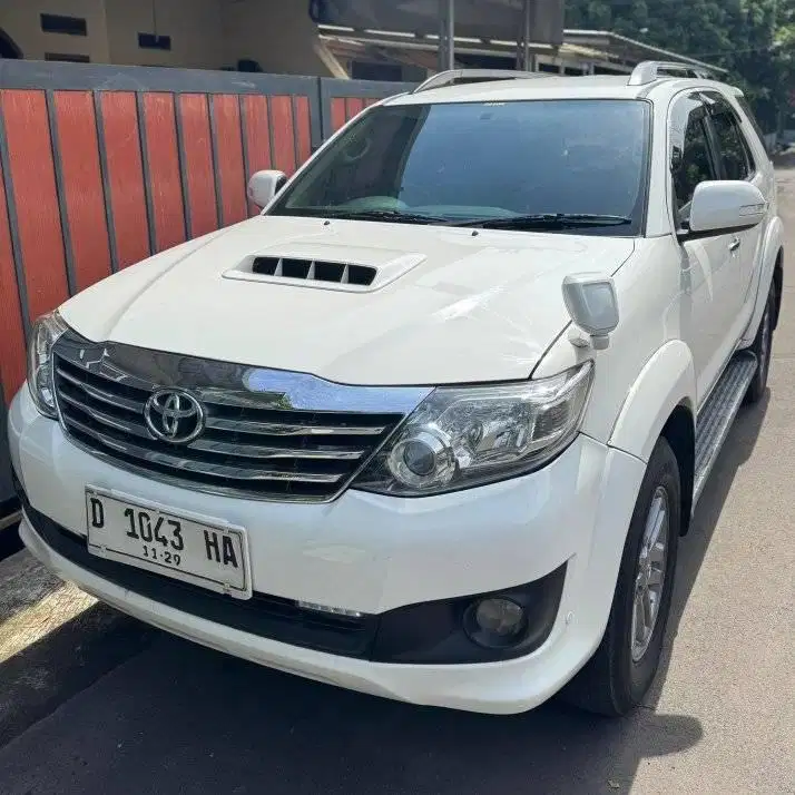 LowKm! Toyota Fortuner VNT Turbo 2014 diesel AT matic putih non trd