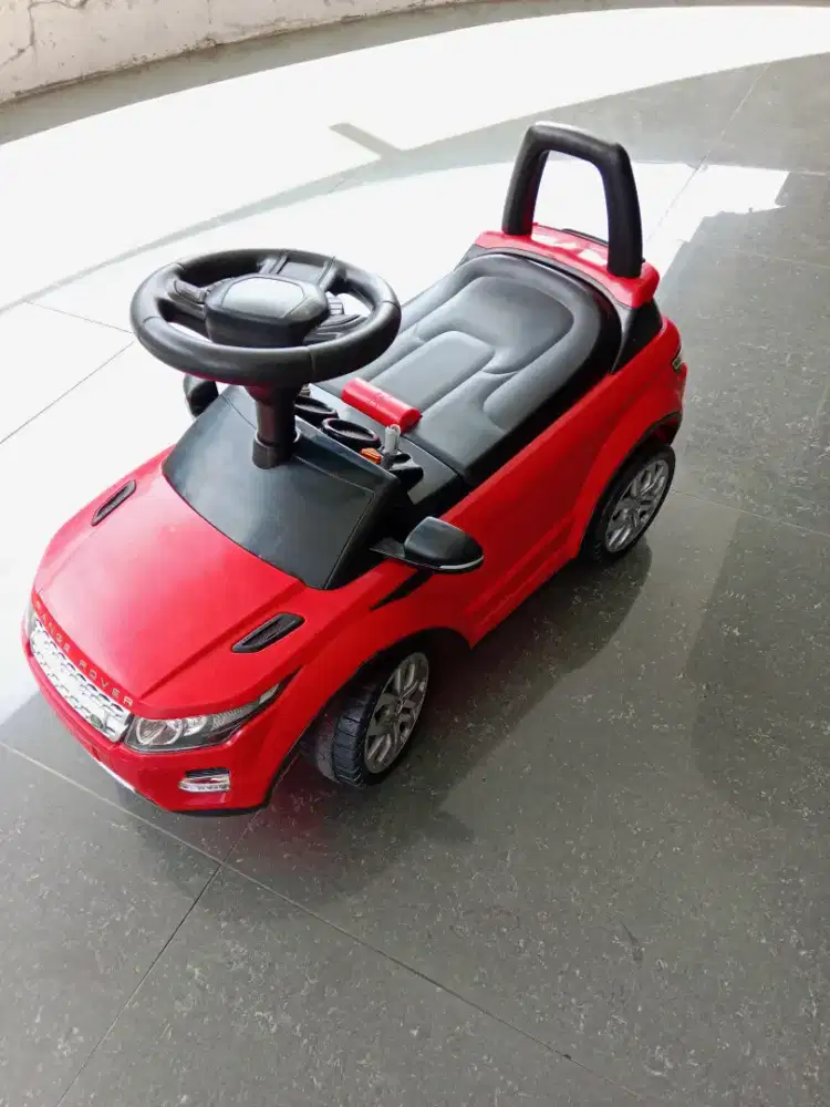 Mobilan anak dorong kaki Pliko